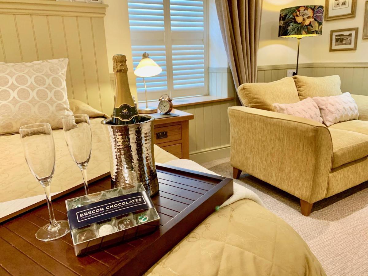 The Coach House Brecon Hotell Exteriör bild